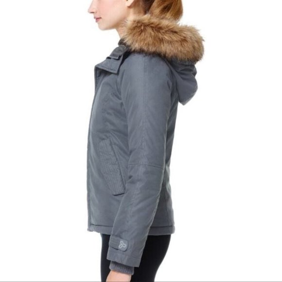 TNA Black Ski & Snow Jacket with Brown Fur Hood - Picture 6 of 14